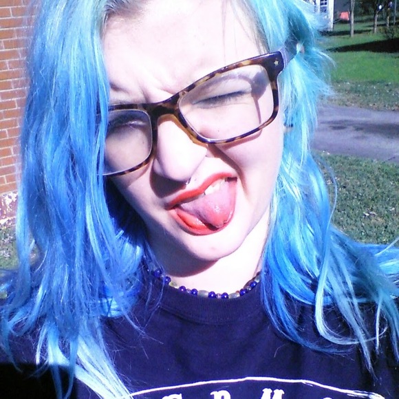 Meet your Posher, Astridd - Picture 1 of 1